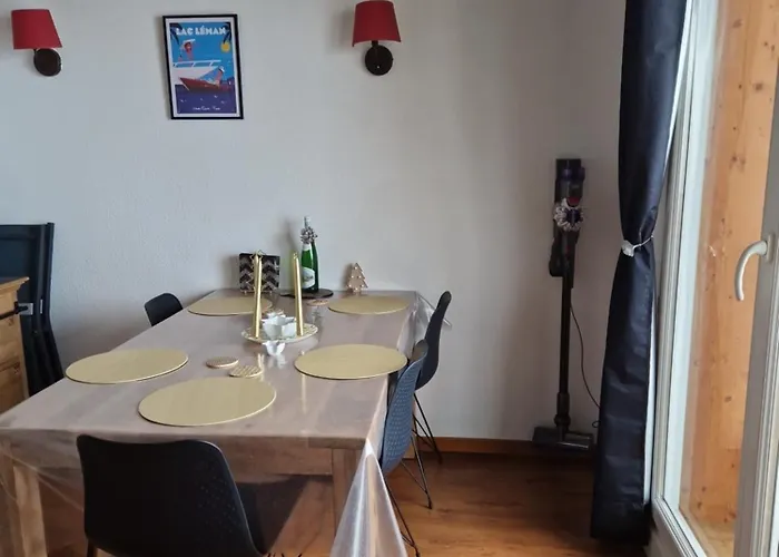 Garden City, Vue Apartment Lugrin